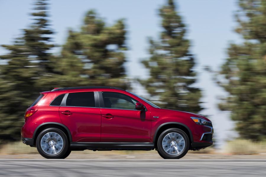  Mitsubishi Outlander Sport GT 2016 года  (фото 9 из 26)